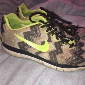 Nike free chevron green 9.5 women’s